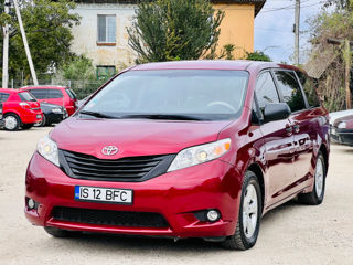 Toyota Sienna foto 10