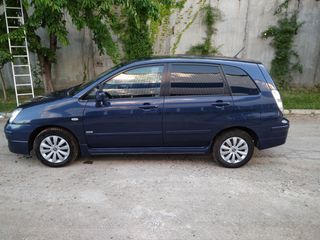 Suzuki Liana foto 1