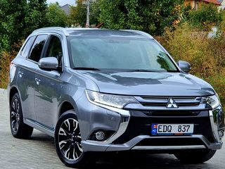 Mitsubishi Outlander foto 2