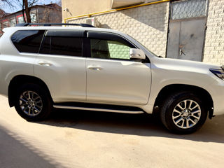 Toyota Land Cruiser Prado foto 4