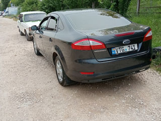 Ford Mondeo foto 2