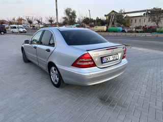 Mercedes C-Class foto 4