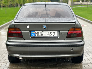 BMW 5 Series foto 6