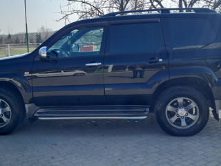 Toyota Land Cruiser Prado foto 2