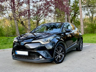 Toyota C-HR foto 1