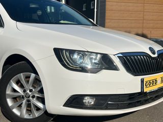 Skoda Superb foto 2