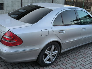 Mercedes E-Class foto 4