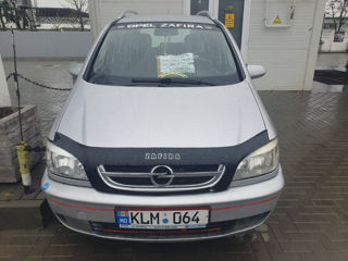 Opel Zafira foto 2