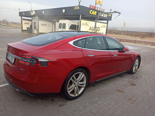 Tesla Model S foto 3