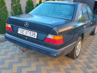 Mercedes Series (W124) foto 3