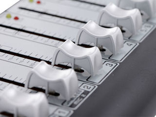 Mixer  Behringer Xenyx Q1204USB. livrare în toată Moldova,plata la primire foto 11