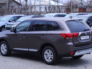 Mitsubishi Outlander foto 2