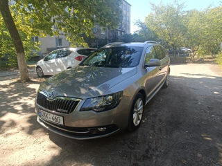 Skoda Superb foto 1