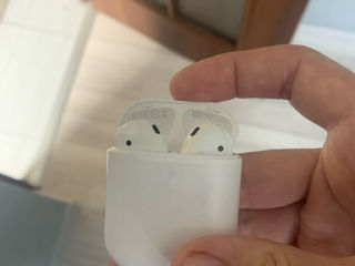 airpods 2 merge numai o casca