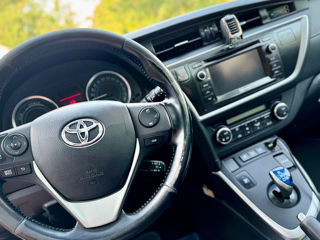 Toyota Auris foto 1