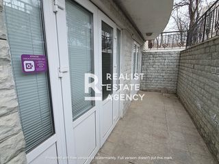 Spațiu comercial în bloc nou foto 3