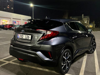 Toyota C-HR foto 2