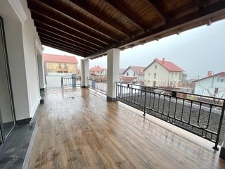 Vîn casă în  Durlești Variantă albă 260 m2 Pe 5 ari teren foto 4