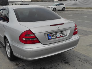 Mercedes E-Class foto 4