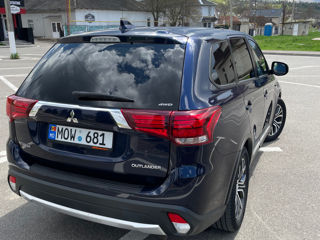 Mitsubishi Outlander foto 2