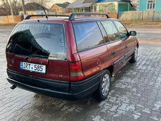 Opel Astra foto 2