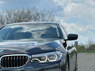 BMW 5 Series foto 2