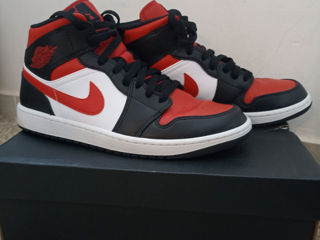 Vînd botine sport. Jordan 1Mid. 10/10. 1600 foto 3