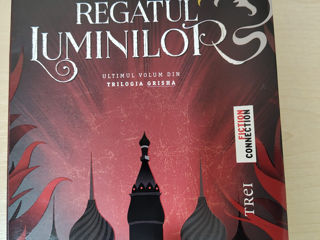 Trilogia de cărți "Regatul Umbrelor " / Shadow and Bone foto 3