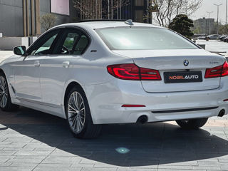 BMW 5 Series foto 4