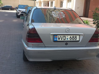 Mercedes C-Class foto 8