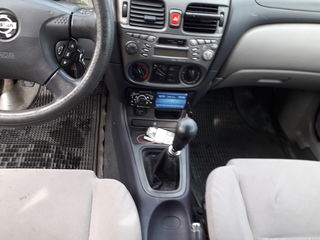 Nissan Almera foto 5