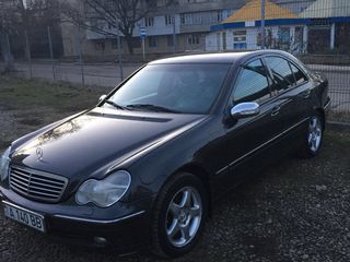 Mercedes C Class foto 2