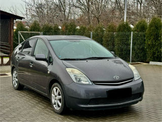 Toyota Prius chirie hybrid ,econom,ieftin /rent /прокат