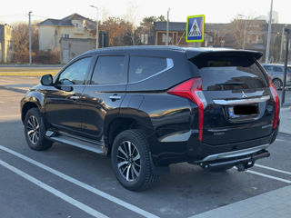 Mitsubishi Pajero Sport foto 2