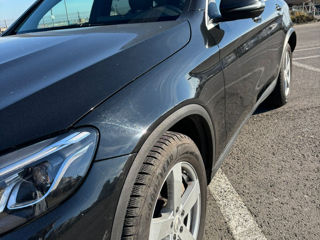 Mercedes GLC foto 8