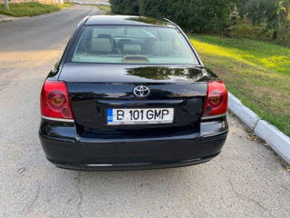 Toyota Avensis foto 6