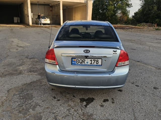 KIA Cerato foto 2