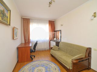 Apartament cu 3 camere, bloc nou, Pîrcălab, Centru, 650 € ! foto 7