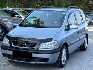 Opel Zafira foto 1