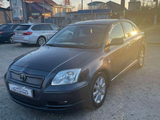 Toyota Avensis foto 2