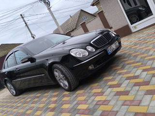 Mercedes E-Class foto 2