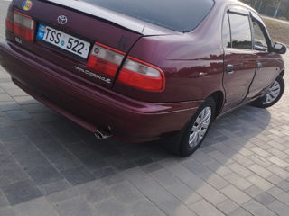 Toyota Carina foto 4