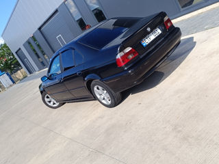 BMW 5 Series foto 6