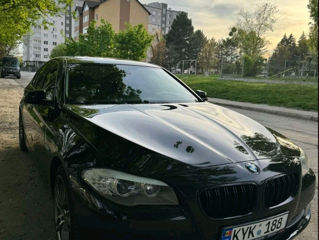 BMW 5 Series foto 3