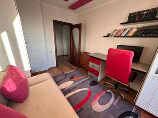 Apartament cu 2 camere, 52 m², Podul Chișinăului, Bălți foto 3