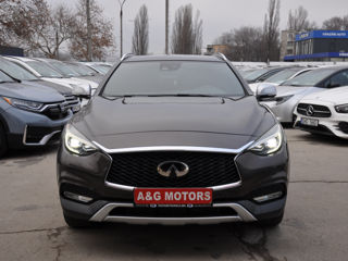 Infiniti Q30 foto 2