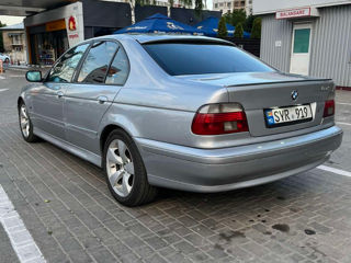 BMW 5 Series foto 2