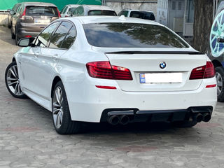 BMW 5 Series foto 5