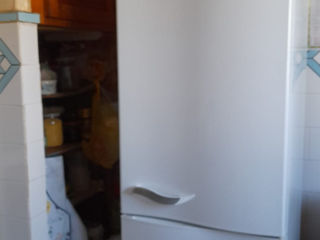 Холодильник 2-хкамерный. Атлант. 2600 леев