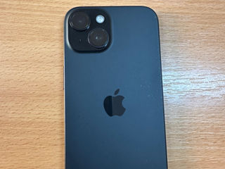 Vând iPhone 15